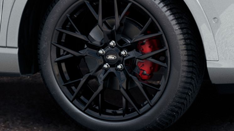 KUGA-BLACK-SOCIAL-CAROUSEL-1_1-IMAGE-2.png