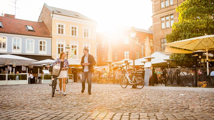 Stadskärnan är en social, kulturell och kommersiell mötesplats som är viktig för invånare, besökare och lokalt näringsliv. Foto: Apelöga.