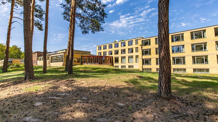 Die ehemalige Bundesschule des Allgemeinen Deutschen Gewerkschaftsbundes in Bernau (TMB-Fotoarchiv/Steffen Lehmann)