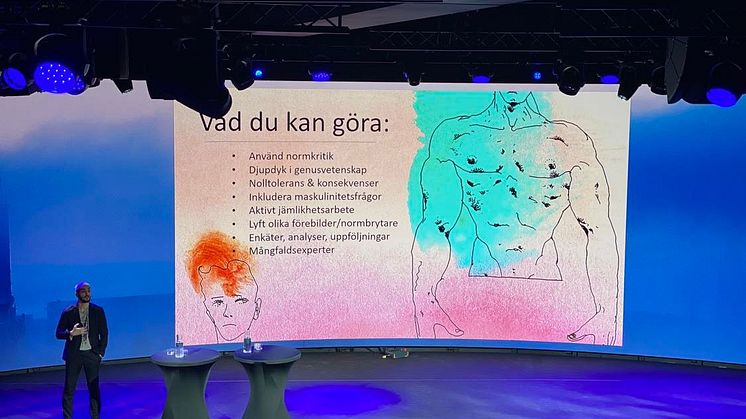 "Det bästa skulle vara om kids växte upp med bara nyanser och utan normer" Atilla Yoldas