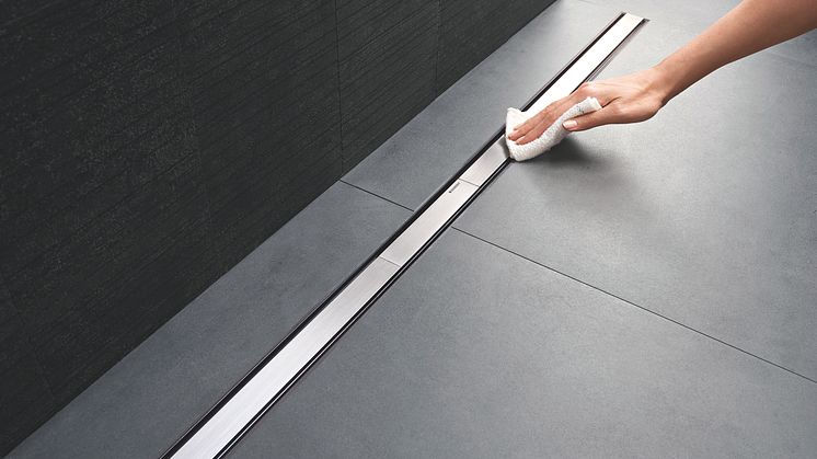 Geberit Cleanline -suihkukourun puhdistus