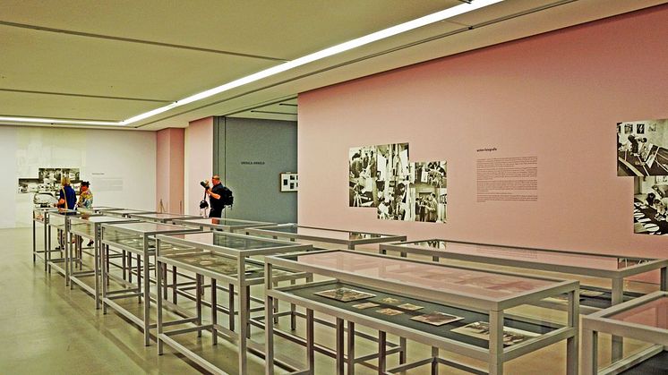 Blick in die Ausstellung "Gehaltene Zeit" im Museum der bildenden Künste Leipzig