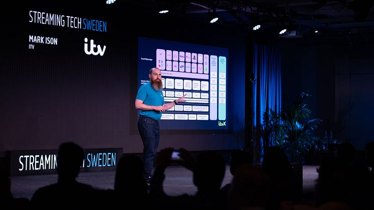 STSWE24-speakers-3