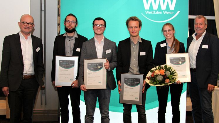 Stolz und Freude (v. l.): Andreas Speith, Geschäftsführer bei WW, Jan Kolja Wagner, Nikals Kracht, Lennart Thiemann, Karina Albrecht und Ulrich Meyer, Jurysprecher.