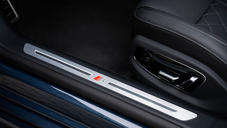 Audi A8 TFSI e (Plasmablå)