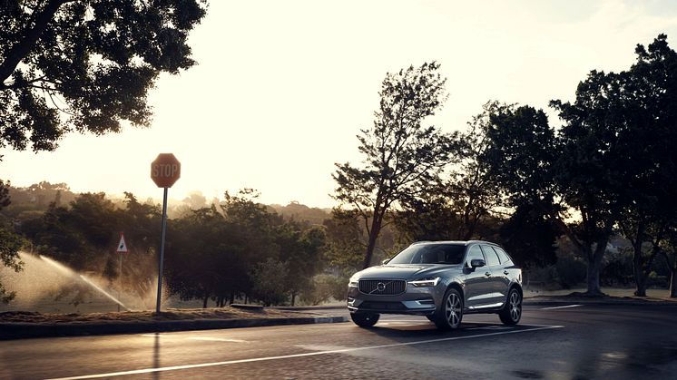 Volvo XC60 T8 AWD i Osmium Grey metallic