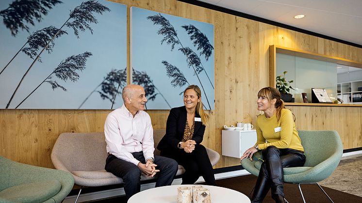 Dagligvarer har hidtil ikke været handlet meget online i Danmark. Men det vil ændre sig markant, når Amazon kommer til Danmark, mener den globale E-business-ekspert, Tom Buday (tv), fra Nestlé. Foto: Søren Svendsen)