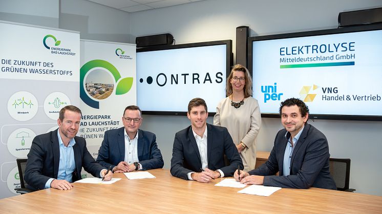 Von links: Björn Güth (ONTRAS), Ralph Bahke (ONTRAS), Sebastian Pflüger (VNG Handel & Vertrieb), Cornelia Müller-Pagel (VNG), Bastian Untiet (Uniper)