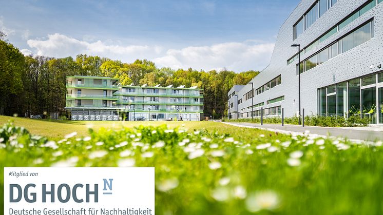 Die TH Wildau ist seit 1. Juli 2022 Mitglied bei der Deutschen Gesellschaft für Nachhaltigkeit an Hochschulen e.V. (DG HochN), Bild: TH Wildau/Friel, Logo: DG HochN)