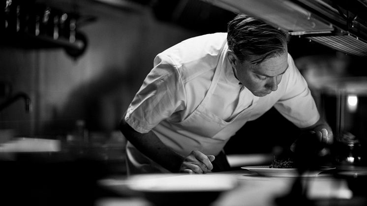 LANTLIG RUSTIK FRANSK MAT OCH LYXIG STORSTADSBISTRO MÖTS PÅ MIKAEL EINARSSONS NYA RESTAURANG CHEZ JOLIE