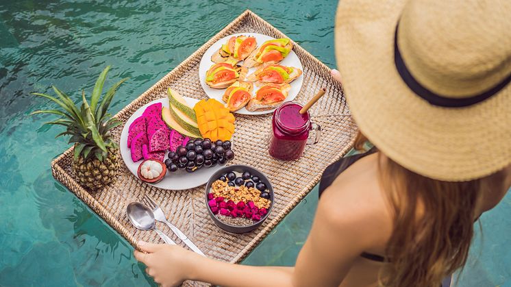 THEME_FOOD_PERSON_WOMAN_POOL_GettyImages-1156355300_Universal_Within usage period_78511