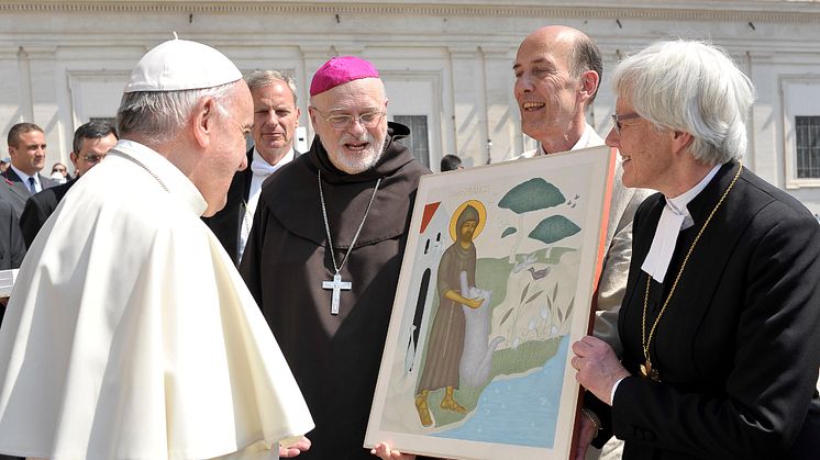 Överlämning av ikon till påve Franciskus