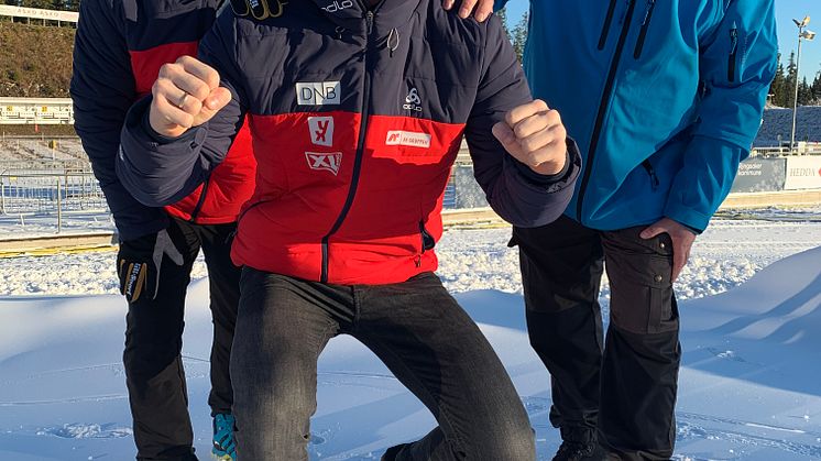 Fra venstre, rennleder Jens Schjerven, Johannes Thingnes Bø og Leder av organisasjonskomitéen Mathias Neraasen.