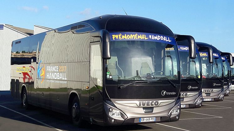 Foto:  Transdev-gruppens 44 Magelys er selvsagt I farger og dekor til det 25. håndball-VM for menn.