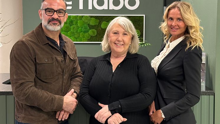 Från vänster Arben Latifi, chef för Teknisk förvaltning; Christina Fregne, chef för Juridisk rådgivning och Cipi Juguvic, chef för ekonomisk förvaltning