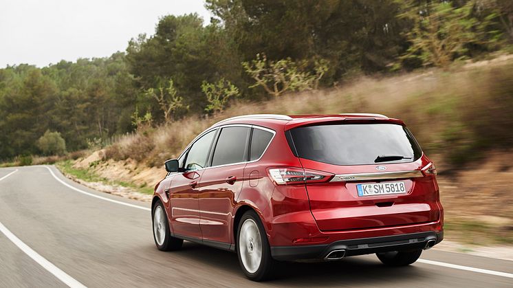 Nye S-MAX - en sporty familiebil med masse plass, fleksible løsninger og plass for 7