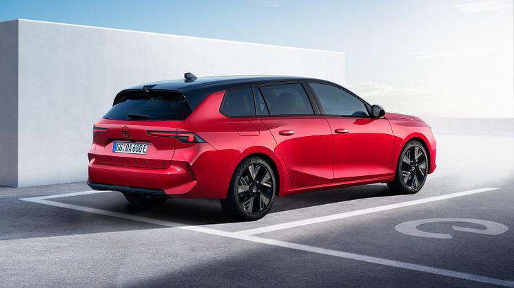 13_opel_astra_sports_tourer_electric_520682-6386f93f8acad