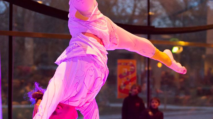 Cirkusshow och cirkus-prova-på i Nordstan