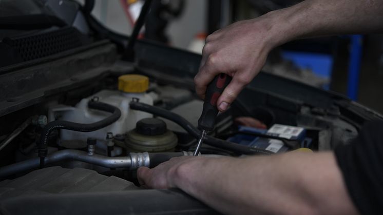 Autoexperten kan konvertera alla fossilbilar på sju år.JPG