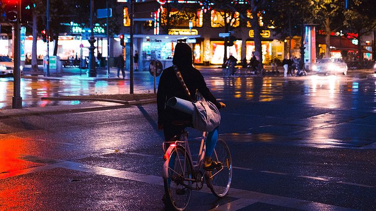 Insbesondere für Fahrradfahrer ist Sehen und gesehen werden wichtig. Foto: Marc Kleen/unsplash.com