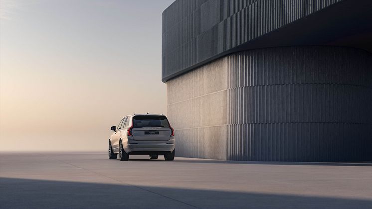 New_Volvo_XC90_Exteriors.jpg