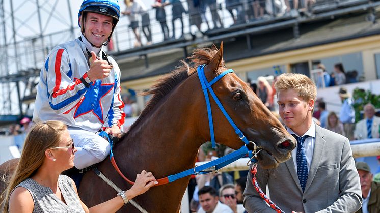 I Kirk efter segern på Jägersro Galopp. Foto: Stefan Olsson/Svensk Galopp 