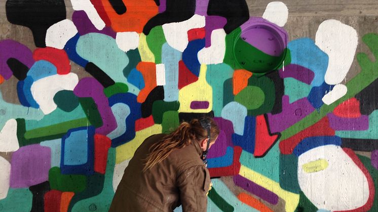 Första verket växer fram – No Limit Street Art Borås