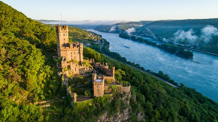 Niederheimbach_Burg_Sooneck_im_Binger_Wald_am_Rhein,_Route_der_Rheinromantik
