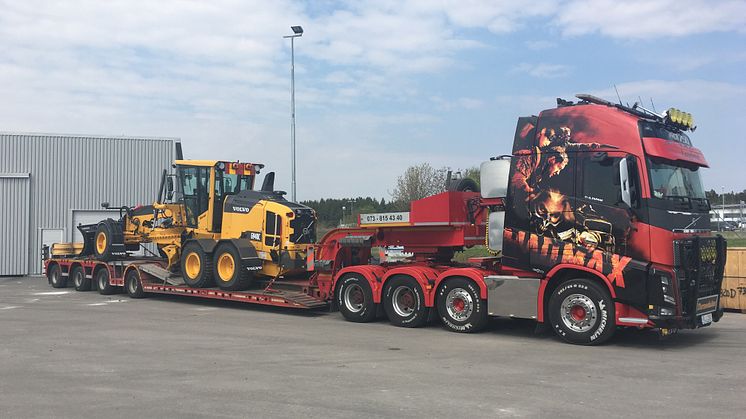 Volvo väghyvel - transport