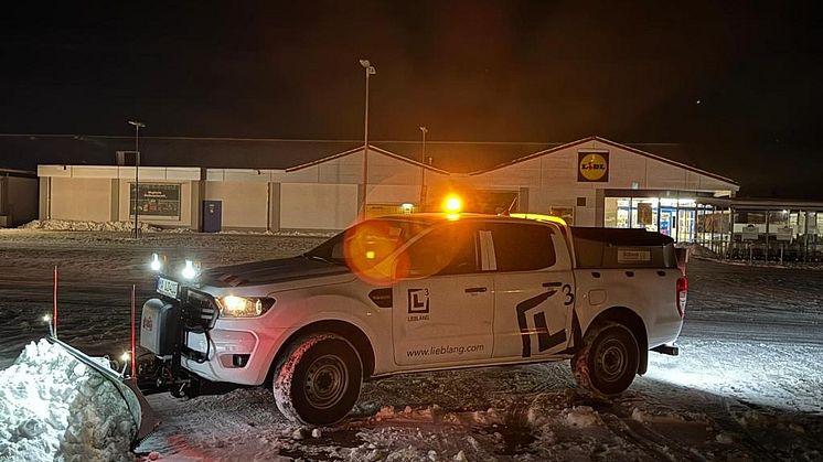 Kurz vor vier Uhr morgens beginnen die Mitarbeiter der LIEBLANG Gruppe mit dem Winterdienst.