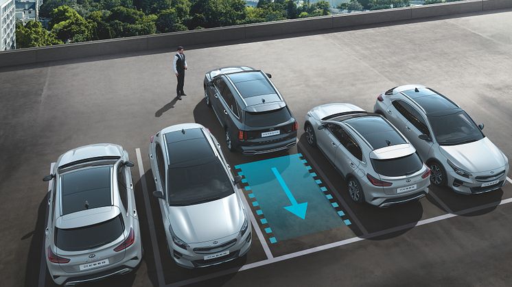 KIAs innovative nye Remote Smart Parking Assist (RSPA) hjælper førerne med at flytte deres bil ind eller ud af trange parkeringspladser ved hjælp af nøglen som fjernbetjening.