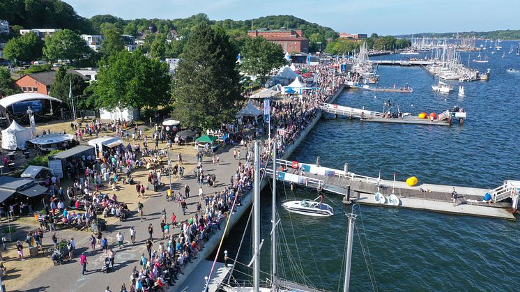 The Ocean Race Kiel Fly-By Ocean Live Park 3(c) Kiel-Marketing: Jan-Michael Böckmann