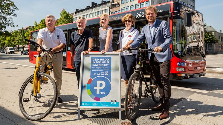 Egal ob mit dem Auto, Bus, Schiff oder Fahrrad in der Stadt - einfach gültiges Ticket beim Shoppenvorzeigen