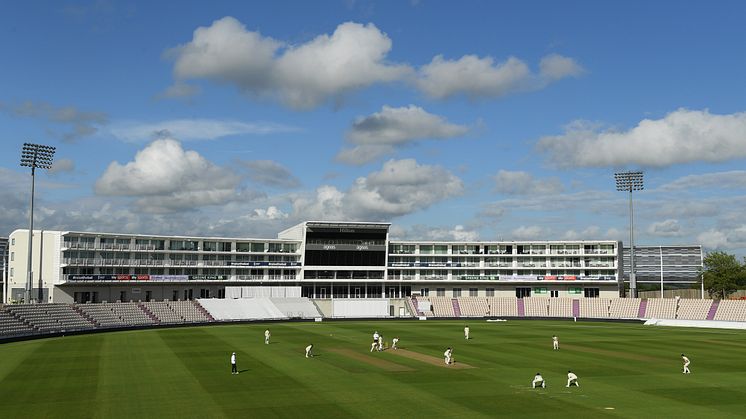 UNDER EMBARGO FOR 2200 8 APRIL 2021 Open Letter: Sports support Covid certification (testing and vaccination) review as a credible option to enable full venues from 21 June onwards