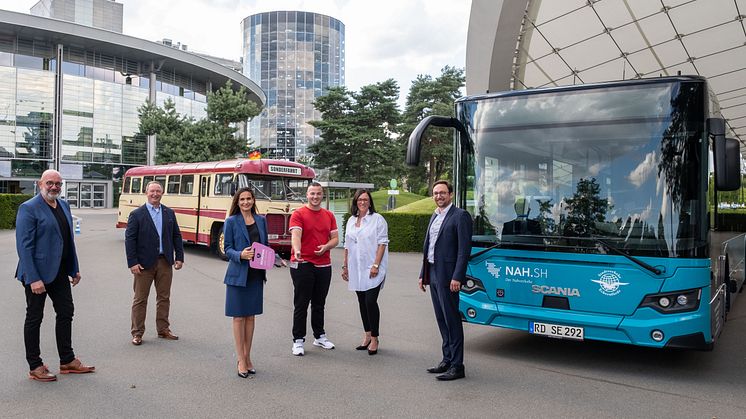 Der Niederflurbus Scania Citywide wurde feierlich in der Autostadt übergeben  