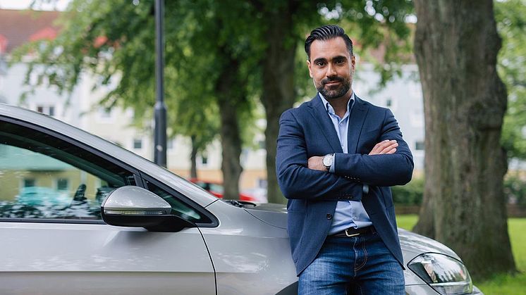 Effektivisera dina anställdas parkeringar med hjälp av Tjänsteparkering, en fakturatjänst som samlar alla anställdas parkeringar varje månad.