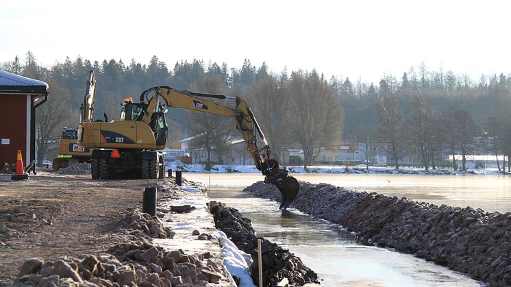 ​Renovering av kaj i Motala hamn