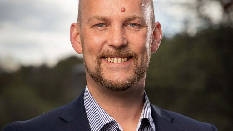 Dennis Lindström.png