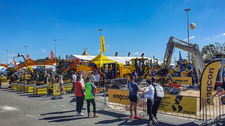 Diesel Dirt & Turf 2021_engcon stand.jpg