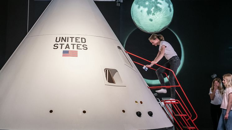 Gå ombord i The Apollo command and service module.  Fotograf: Lars Opstad