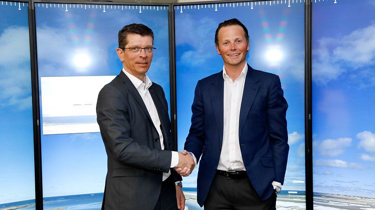 Geir Håøy, President and CEO of KONGSBERG (left) and Thomas Wilhelmsen, Wilhelmsen group CEO (right)