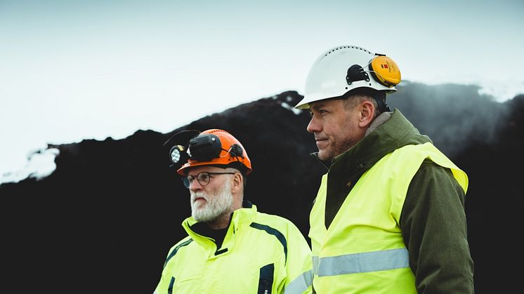 Bild: Per-Åke Markström och Christer Johansson på bränsleplan vid Lyviksverket