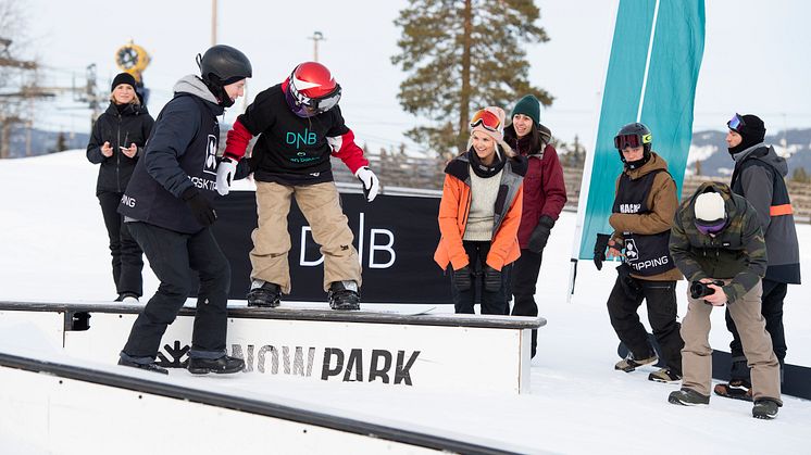 Norges snowboardstjerne, Silje Norendal, og Brettforbundet deltok på Åpen bakke i Trysil. Foto: Ola Matsson