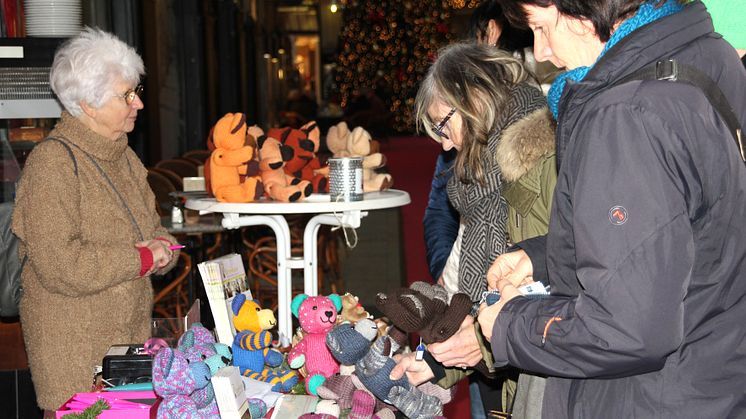 Erfolgreicher Bärenherz-Weihnachtsbasar 2016: Rückblick in Bildern