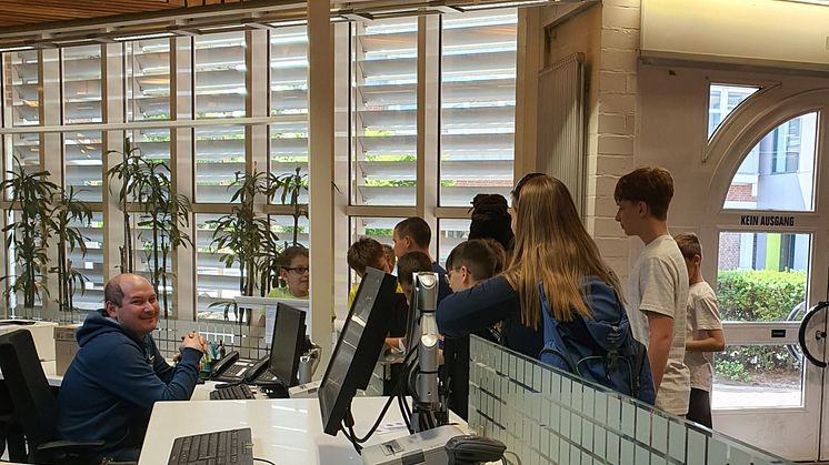 Insektenhotels, kreative Stickerei, Pausenspiele und viel Bewegung: Erneut haben Studierende der Universität Vechta Schüler*i