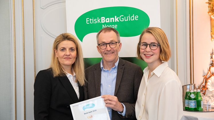 Fra lansering og prisutdeling på Hotell Continental 28. januar 2019. Fra venstre: Inger Lise Blyverket, direktør i Forbrukerrådet, Kjell Fredrik Løvold, banksjef i Cultura Bank og Anja Bakken Riise, leder for Framtiden i våre hender.