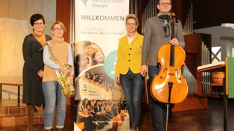 Freuen sich auf das Konzert (v.l.): Beigeordnete der Stadt Minden für Kultur und Bildung, Regina-Dolores Stieler-Hinz, Pfarrerin Catharina Bluhm, Angelika Schomberg, Westfalen Weser Energie, und Max Gundermann, Projektleiter für die Familienkonzerte.
