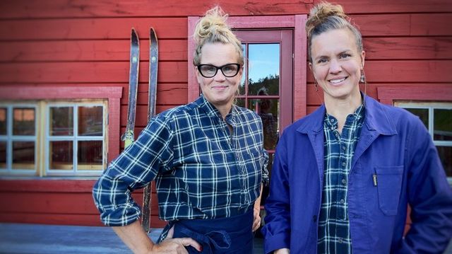 Järvsö Våfflerie_Malin Näsman och Anna Wiik Maimu.jpeg