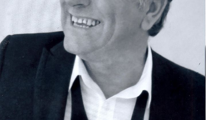 TV comic Duncan Norvelle stages show for the Stroke Association