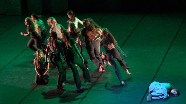 I skuggan av Falubränderna: Teater- och dans elever från Lugnetgymnasiet